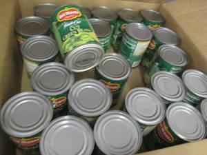 lot 209 image: Case of 24- 14.5 oz Cans Del Monte ...