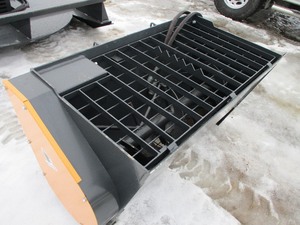 UNUSED WOLVERINE CONCRETE MIXER