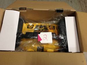 DEWALT DXAEPS2 Peak Amp Jump Starter Power Inverter with Digital Compressor in good condition