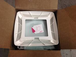 NuTone 50 CFM Ceiling Bathroom Exhaust Fan with Light USED