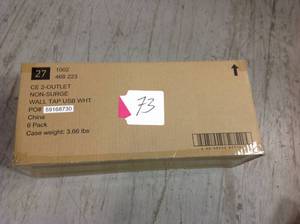 Commercial Electric 4.2 Amp 2-Outlet 2-USB Wall Tap Power Station, White in good condition