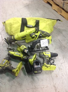 RYOBI 18-Volt ONE Lithium-Ion Cordless Drill, Circ Saw, Recip Saw, and Light 6-Tool Combo,Charger,Bag and 2 2.5ah batteries in working conditions