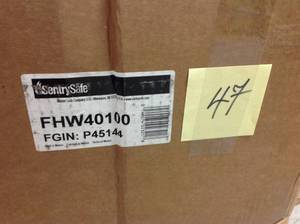 SentrySafe FHW40100 Fire-Resistant File Box Safe and Waterproof Box with Key Lock 0.66 cu ft in good condition