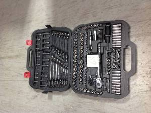 Husky Mechanics Tool Set (185-Piece) in good condition