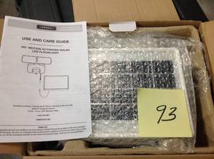 Defiant 180-Degree White 90-Watt Equivalent Motion Activated Outdoor Solar Powered Integrated LED Twin Head Flood Light in good condition