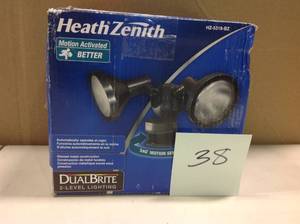Heath Zenith 240° Bronze Motion Activated Outdoor Flood Light not used