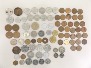 lot 150 image: Lot of Misc Foreign Coins, Bus Tokens, etc.