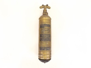 lot 21 image: Antique Brass Pyrene Fire Extinguisher 