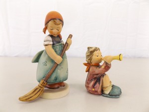 lot 42 image: 2 Vintage Hummel Little Sweeper TMK5 and Girl With Trumpet TMK7 Figurines