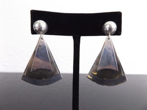 lot 98 image: .925 Sterling Silver 3 Tiered Flag Dangle Post Earrings