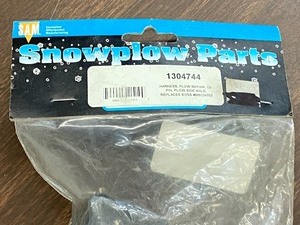 lot 30 image: New Snow Plow Harness Repair Kit