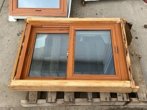lot 13 image: Pallet Of (3) Windows