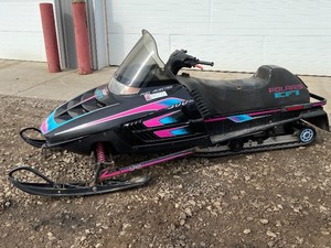 lot 2-A image: Polaris Indy 500 SKS Snowmobile