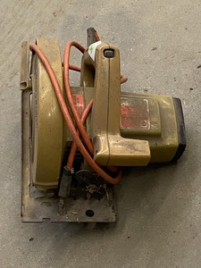 lot 26 image: Black & Decker 7.25 Circular Saw