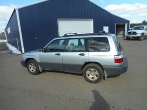 lot 2 image: 2002 Subaru Forester L