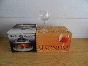 lot 4 image: Cheeseboad - Wine Glasses