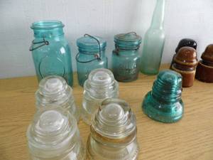 lot 12 image: Jars - insulators