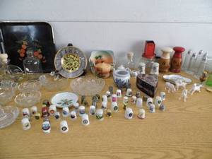 lot 47 image: Thimbles - Glassware