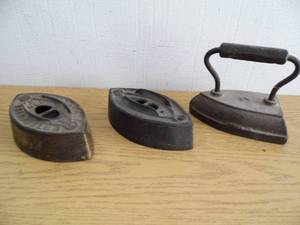 lot 56 image: Lot of 3 Sad Irons