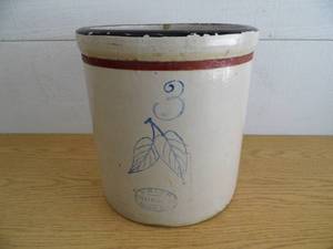 lot 71 image: Union Stoneware Crock - Red Wing