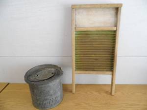 lot 78 image: Washboard - Bait Bucket