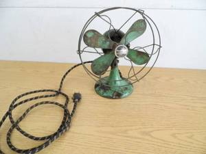 lot 79 image: Vintage Monarch Fan