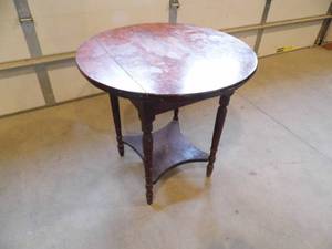 lot 4 image: Round Table