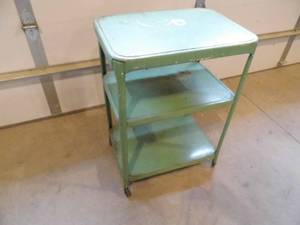 lot 15 image: 3 Tier Metal Cart