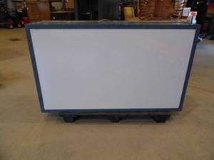 lot 21 image: Sign Can