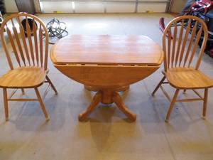lot 40 image: Table - 2 Chairs