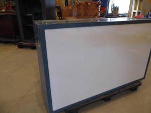 lot 22 image: Sign Can