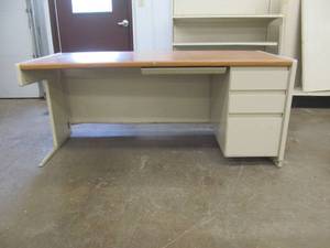 lot 330 image: desk
