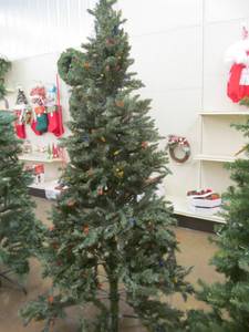 lot 337 image: Christmas Dcor