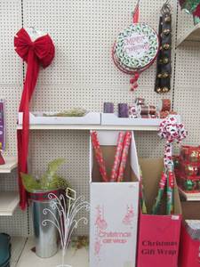 lot 349 image: Christmas Dcor