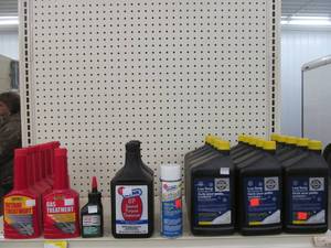 lot 20 image: engine oil