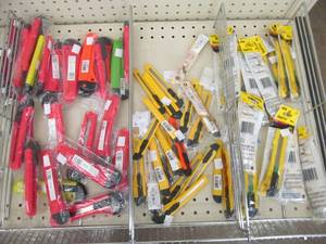 lot 101 image: utility knives