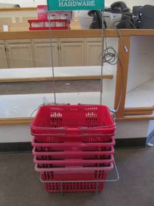 lot 178 image: shopper baskets
