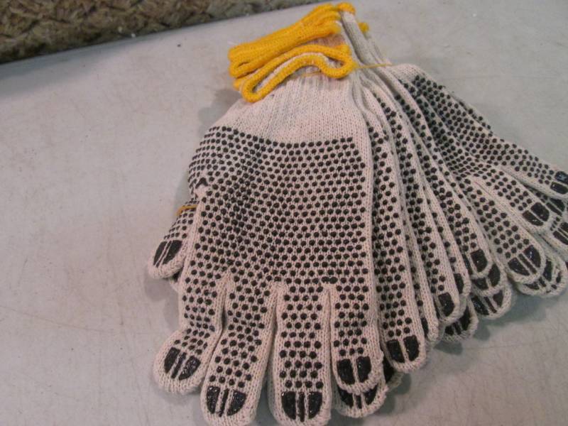 lot 207 image: 6 Pair of Rubber Dot Work Gloves  E...