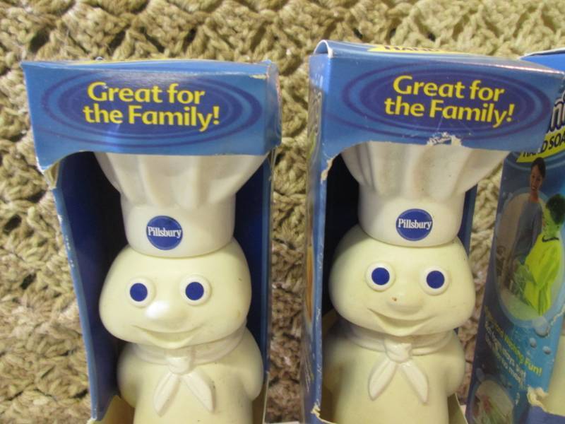 lot 21 image: 4 Pillsbury Foaming Hand Soap  CS...