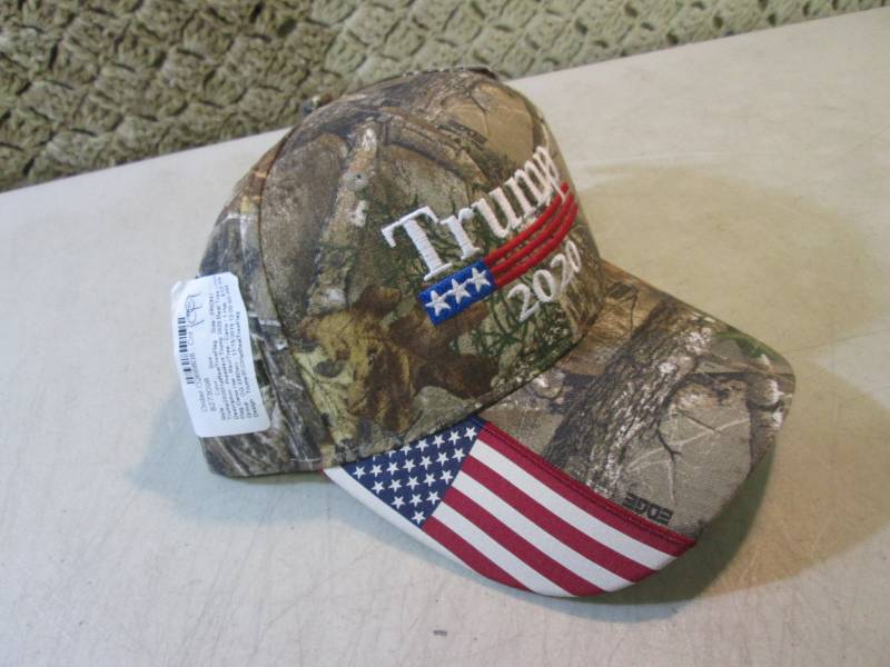 lot 92 image: Embroidered Trump 2020 Real Tree Ca...