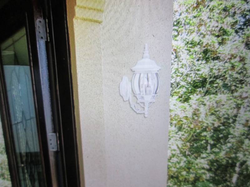 lot 129 image: 3-Light White Outdoor Wall Lantern ...