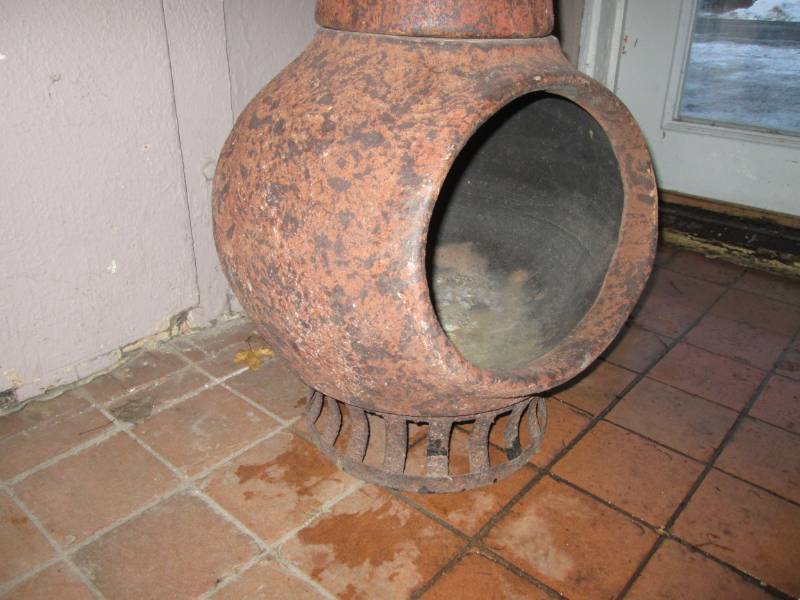 lot 3 image: Terracotta Fire Pit 35 High  FD...