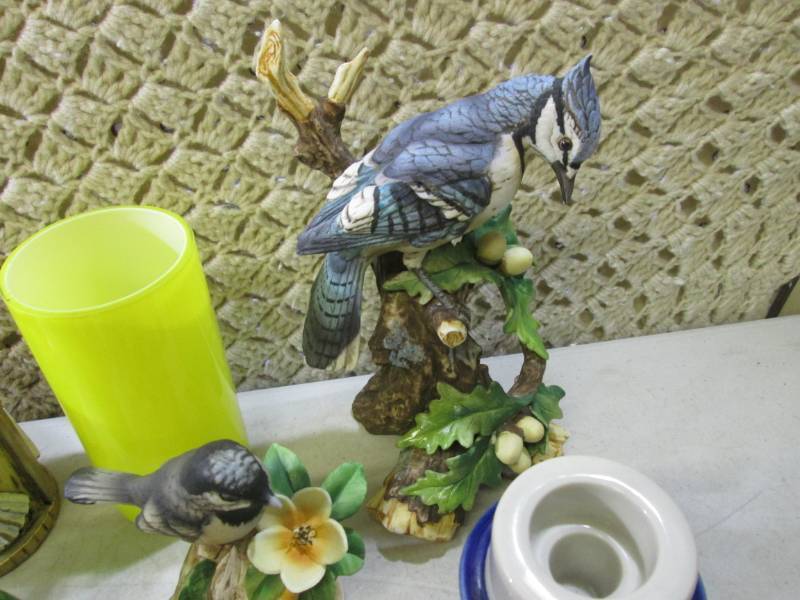 lot 268 image: Assorted Decor  D-2...