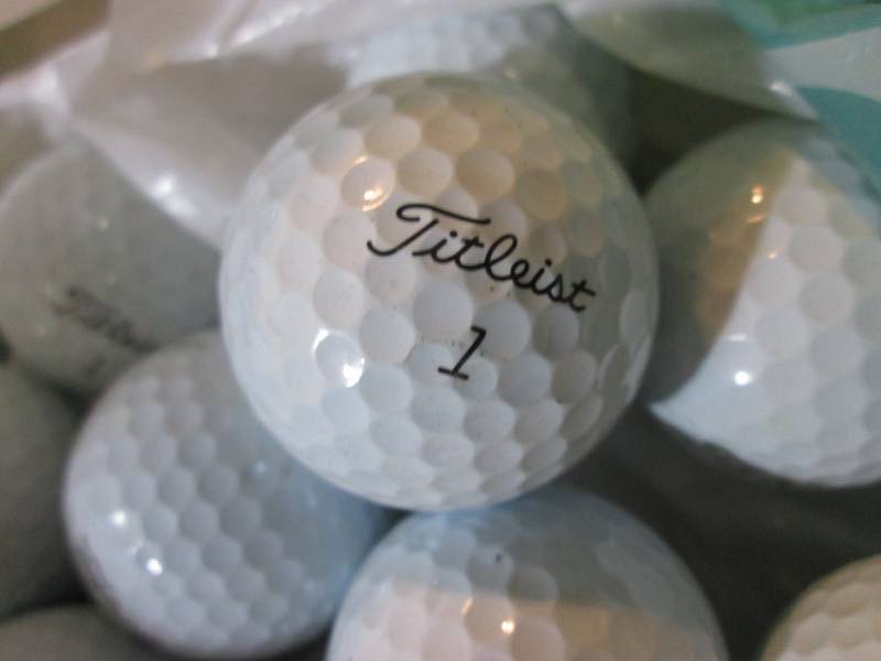 lot 60 image: 12 Titleist Golfballs  CS...