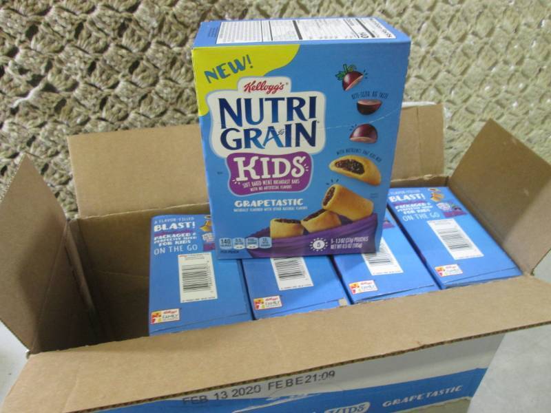 lot 175 image: Case of 5 Boxes Kelloggs Nutri Grai...