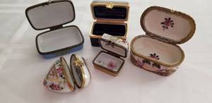 lot 23 image: Lot of 5 Hand Painted Limoges and Capodimonte Boxes