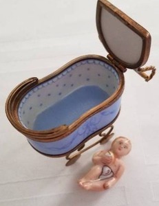 lot 22 image: Baby Boy Blue Carriage Limoges Box