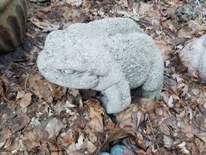 lot 88 image: Large Concrete Toad Statue  PU in Eden Prairie