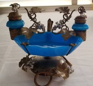 lot 105 image: Antique Venetian Glass Victorian Desk Set