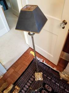 lot 120 image: Petite Brass Stem Floor Lamp